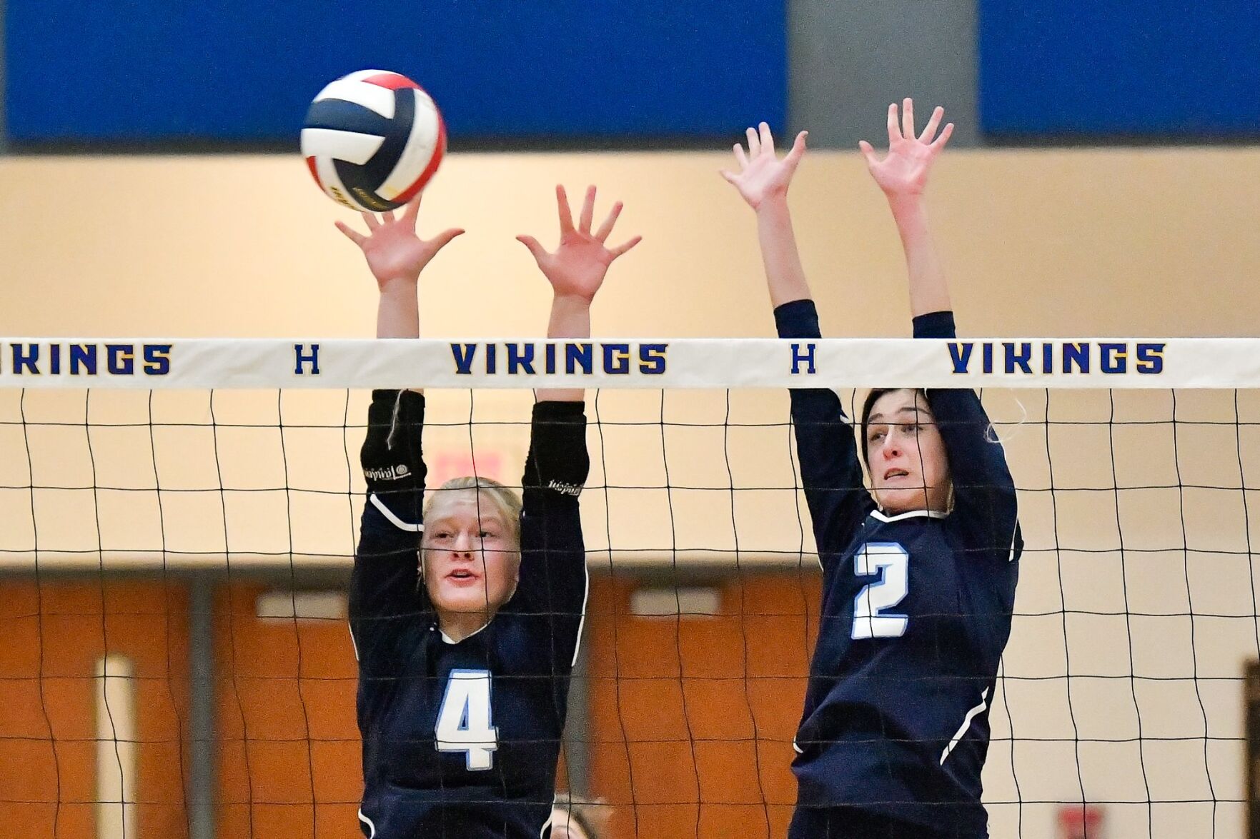 10/31/20 - Girls Volleyball - C5 quarter - Francis Howell vs St. Dominic